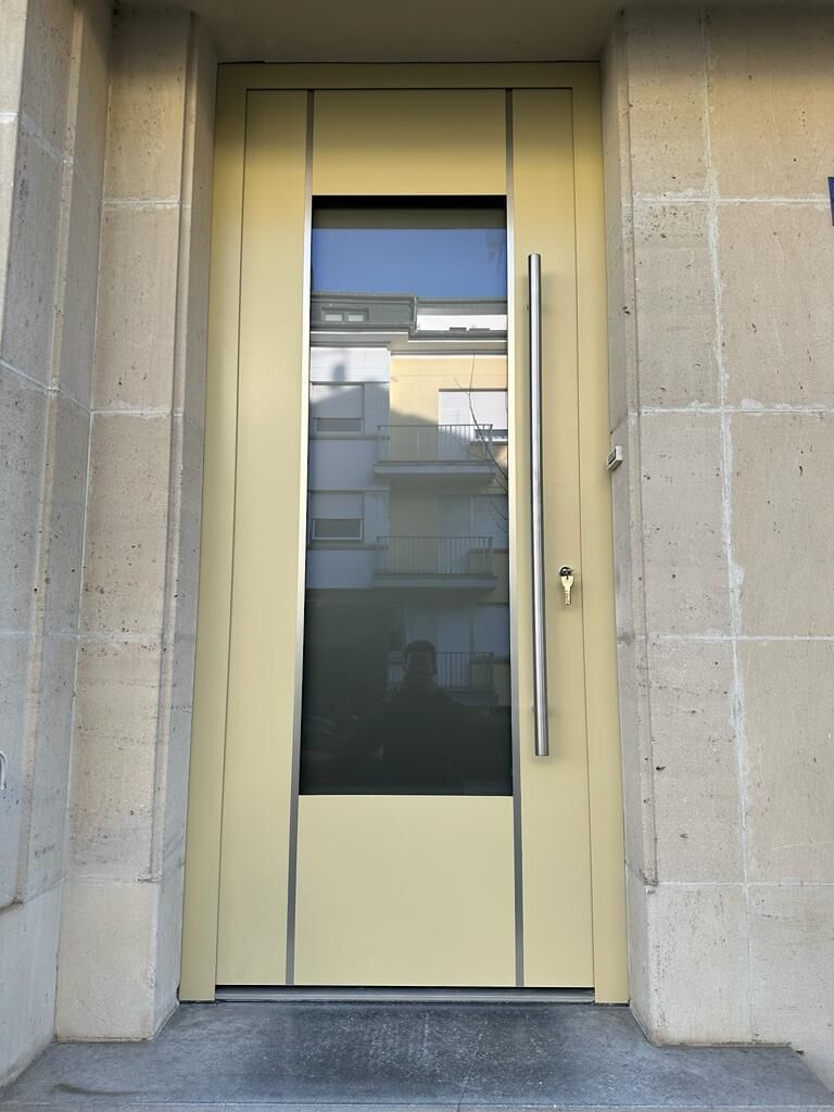 Réalisation porte d’entrée – Fermé-Lux Luxembourg