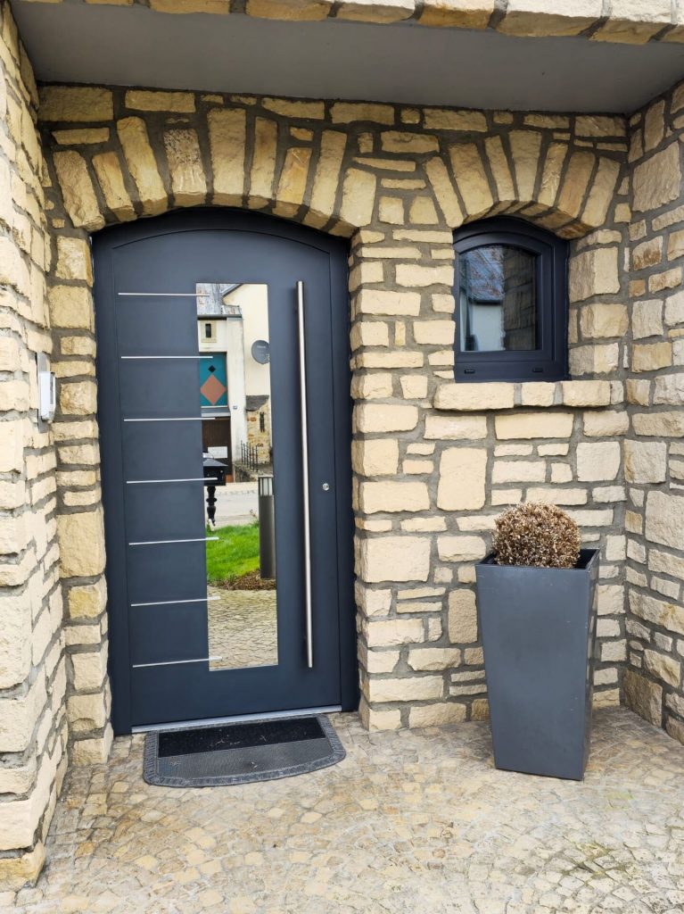 Réalisation porte d’entrée – Fermé-Lux Luxembourg