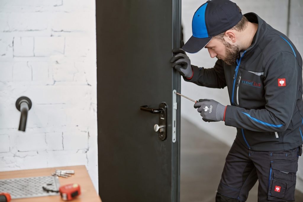 Réparation des portes en acier techniques – Fermé-Lux Luxembourg